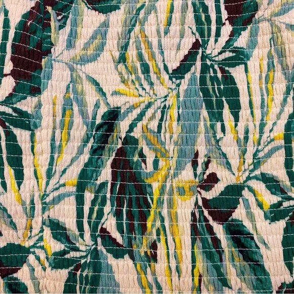 Torrid Green Tropical Floral Print Crinkle Gauze Smocked Tank Top - Picture 7 of 9